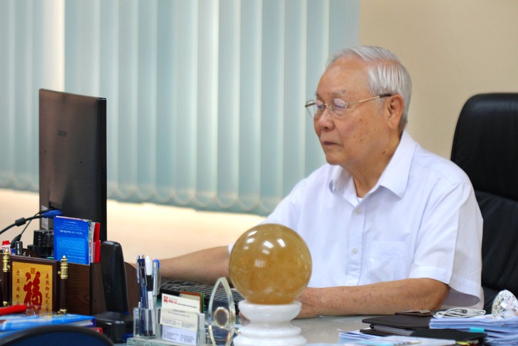 Teacher Nguyen Trong Vinh, outstanding citizen of Hanoi - ảnh 1